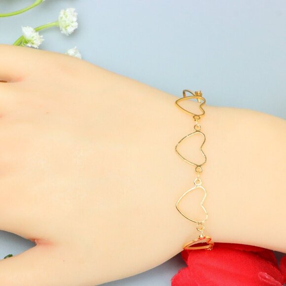 "Elegant & Trendy Bracelet, A Perfect Gift for Women, Thoughtful, EVCH1758 - Picture 1 of 10